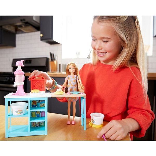 Ігровий набір з пластиліном Barbie "Сніданок Стейсі", FRH74 FRH74 фото